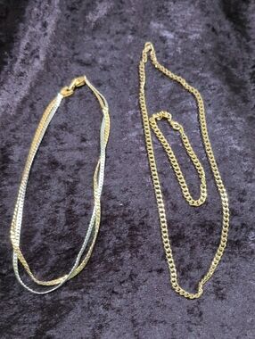 Unmarked Vintage Lot of 3 Gold Tone Chains - Necklaces & Bracelet